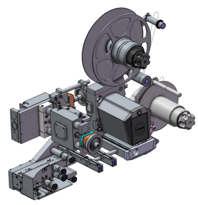 Technische Zeichnung einer Filmprojektor-Maschine mit verschiedenen mechanischen Komponenten und einem großen Antriebsrad.